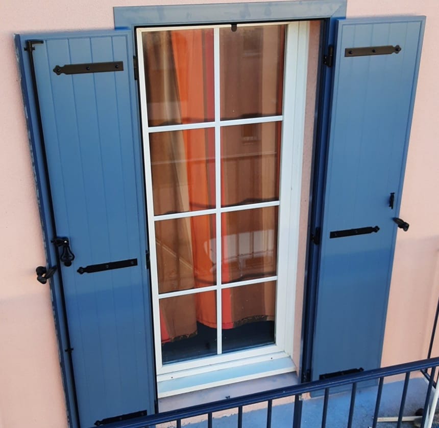 vb lu isole Unicil Residence les quartiers Cogolin 1 - Volets battants ALU isolé